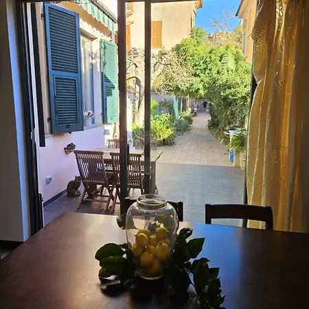 Il Giardino Di Molly Апартаменты Кьявари